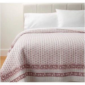 Light Pink Patterned Quilt Coverlet - Classic Bedspread